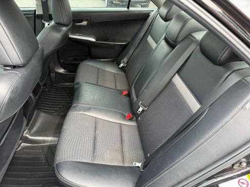 Used 2014 Toyota Camry SE FWD image 14