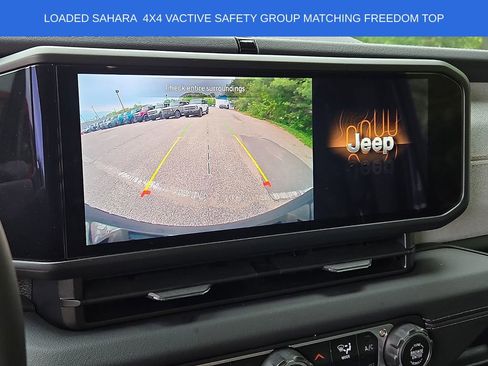 Used 2025 Jeep Wrangler Unlimited Sahara w/ Safety Group AWD/4WD image 17