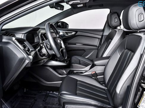 Used 2024 Audi Q4 e-tron Premium Plus w/ Premium Plus image 16