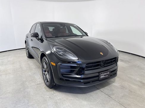 Certified 2022 Porsche Macan S image 9