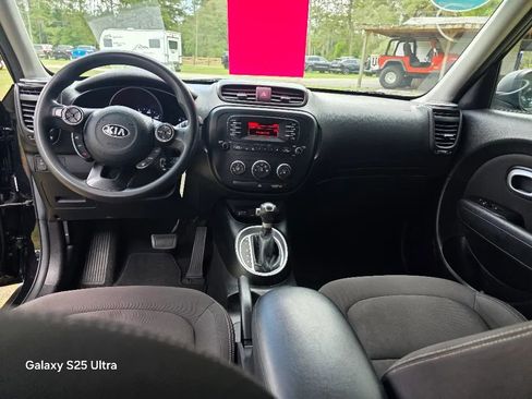 Used 2016 Kia Soul FWD image 9