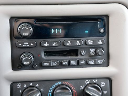 Used 2004 Oldsmobile Silhouette GL image 28