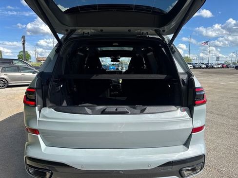 New 2026 BMW X7 xDrive40i w/ M Sport Package AWD/4WD image 25