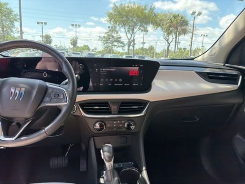 Used 2024 Buick Encore GX Preferred image 9