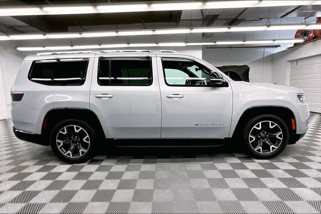 Used 2023 Jeep Wagoneer Series III w/ Preferred Equipment Group AWD/4WD image 16