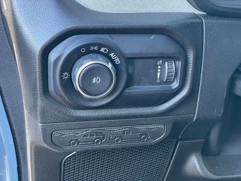 Used 2024 Jeep Wrangler Sport S image 16