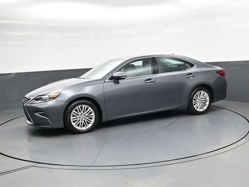 Used 2017 Lexus ES 350 w/ Premium Package FWD image 7
