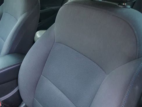 Used 2018 Chevrolet Cruze LT w/ Sun And Sound Package FWD image 14