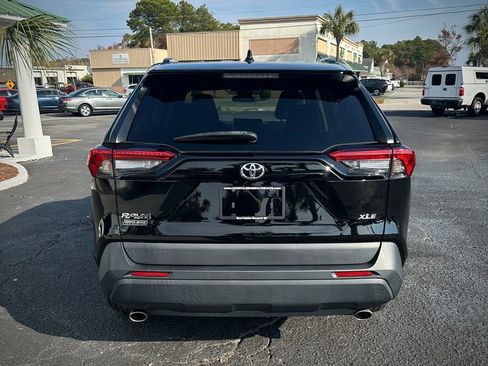 Used 2023 Toyota RAV4 XLE w/ Convenience Package image 5