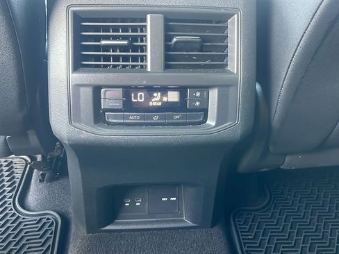 Used 2021 Volkswagen Atlas SE w/ Panoramic Sunroof Package image 16