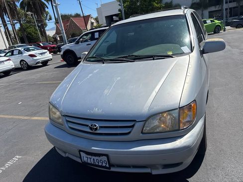 Used 2003 Toyota Sienna LE w/ Symphony Pkg FWD image 9