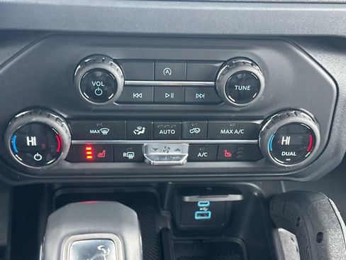 New 2025 Ford Bronco Big Bend w/ Black Diamond Package image 24