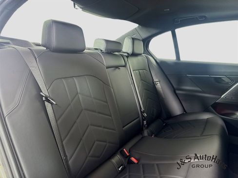 Used 2024 BMW i5 eDrive40i w/ M Sport Package image 34