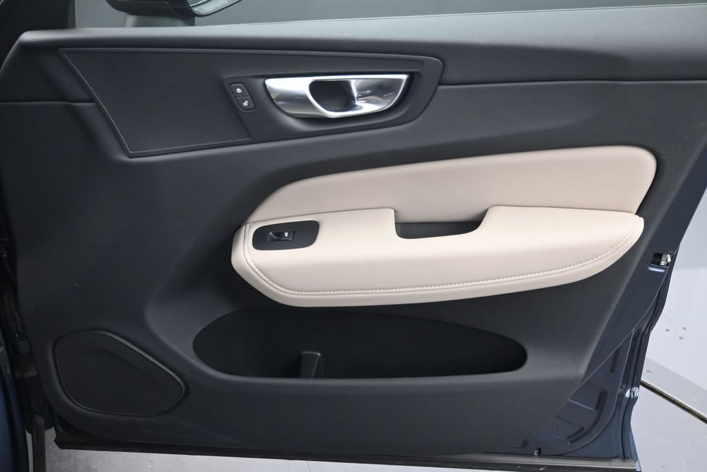 Certified 2026 Volvo XC60 B5 Plus AWD/4WD image 13