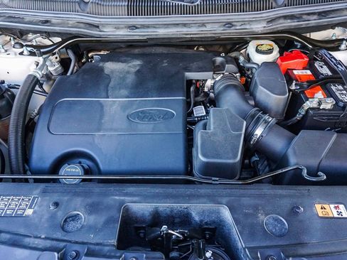 Used 2017 Ford Explorer XLT w/ Equipment Group 202A image 26