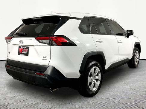Used 2023 Toyota RAV4 LE AWD/4WD image 6