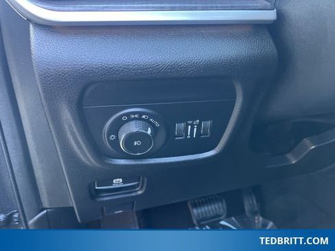 Used 2022 Jeep Grand Cherokee L Limited image 40