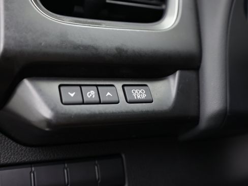 Used 2022 Lexus UX 200 w/ Accessory Package (Z1) FWD image 22