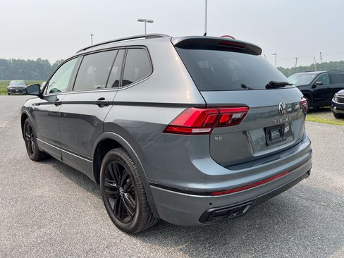 Used 2022 Volkswagen Tiguan SE R-Line AWD/4WD image 3