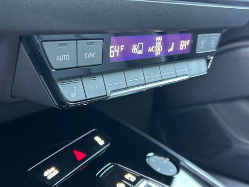 Used 2023 Audi Q4 e-tron Premium Plus w/ Premium Plus image 28