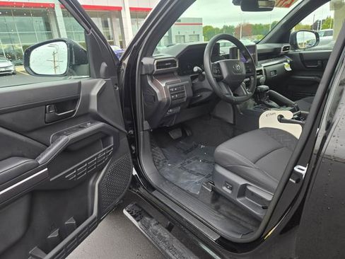 New 2025 Toyota Tacoma SR5 image 9