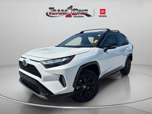 Used 2023 Toyota RAV4 XSE AWD/4WD image 4