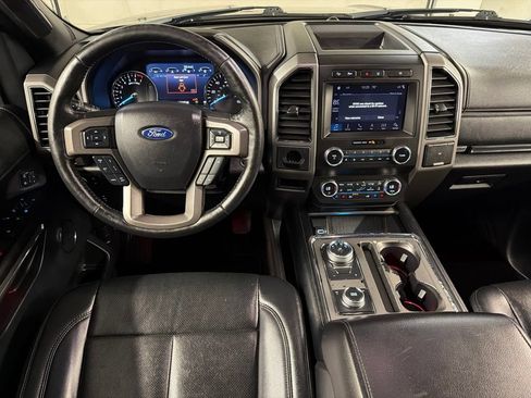 Used 2019 Ford Expedition XLT w/ Equipment Group 202A AWD/4WD image 8