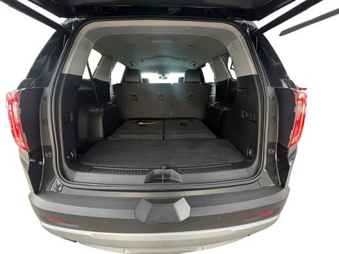 Used 2020 GMC Acadia SLT w/ Premium Package image 18