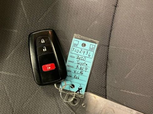 Used 2020 Toyota RAV4 XLE image 35
