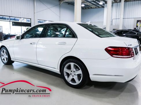 Used 2016 Mercedes-Benz E 350 4MATIC Sedan w/ Premium Package image 4