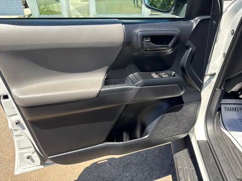Used 2019 Toyota Tacoma SR RWD image 10