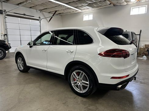 Used 2015 Porsche Cayenne Turbo w/ Premium Plus Package AWD/4WD image 5