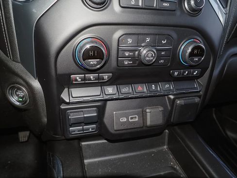 Used 2021 Chevrolet Silverado 2500 LTZ w/ LTZ Convenience Package image 18