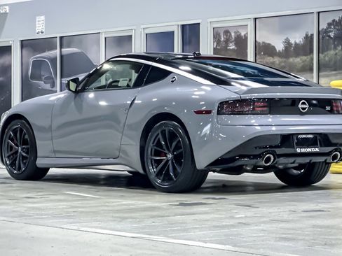 Used 2024 Nissan Z Performance w/ Floor Mat Package image 3