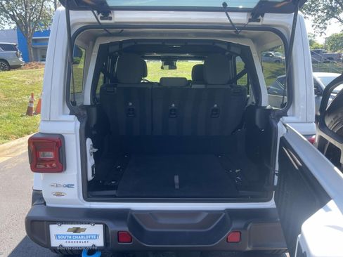 Used 2024 Jeep Wrangler Unlimited Sahara AWD/4WD image 8
