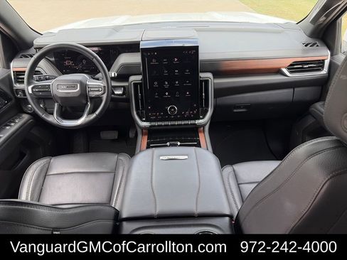 Used 2025 GMC Yukon Denali RWD image 21