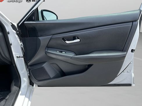 Used 2024 Nissan Sentra SV FWD image 37