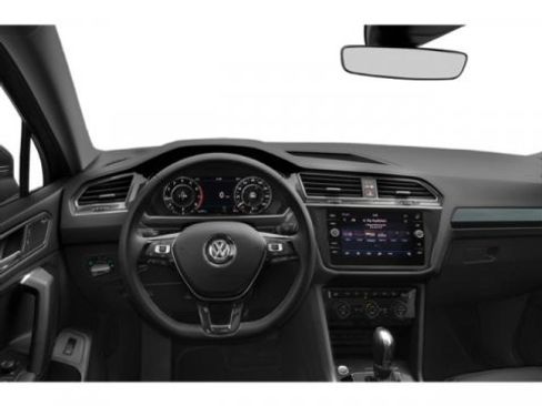 Used 2021 Volkswagen Tiguan SE w/ Panoramic Sunroof Package FWD image 7