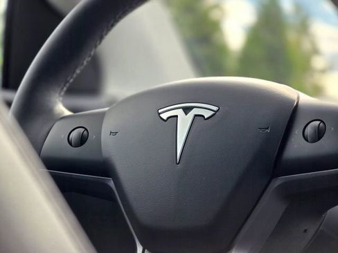 Used 2024 Tesla Model Y Performance AWD/4WD image 13