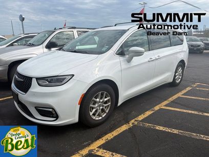 Used 2022 Chrysler Pacifica Touring-L