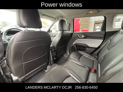 Used 2022 Jeep Compass Latitude FWD image 16