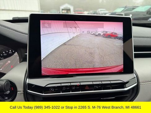 Used 2025 Jeep Compass Limited image 18