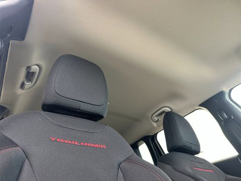 Used 2023 Jeep Renegade Trailhawk w/ Trailer Tow Group image 16