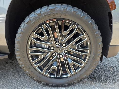 Used 2021 Chevrolet Tahoe LT AWD/4WD image 23