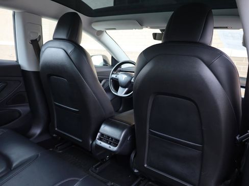 Used 2018 Tesla Model 3 Long Range RWD image 25