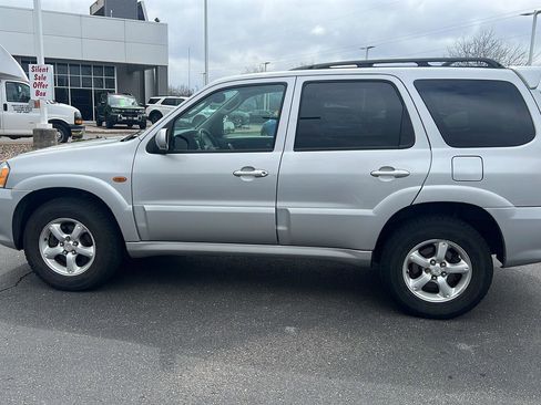 Used 2005 MAZDA Tribute s w/ Package 3 image 11