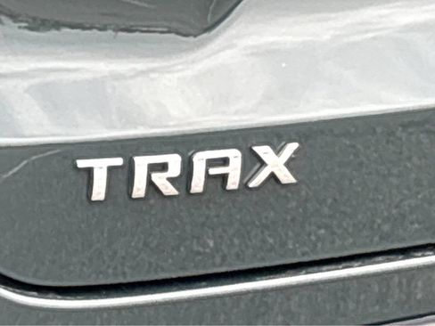 Used 2025 Chevrolet Trax LT FWD image 25