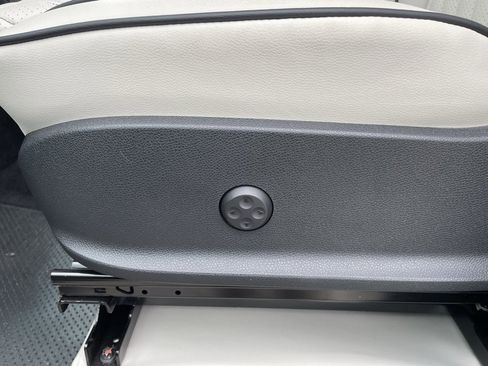 Used 2024 Mercedes-Benz Sprinter 3500 image 31