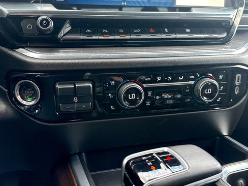 Certified 2024 Chevrolet Silverado 1500 High Country w/ Technology Package AWD/4WD image 29