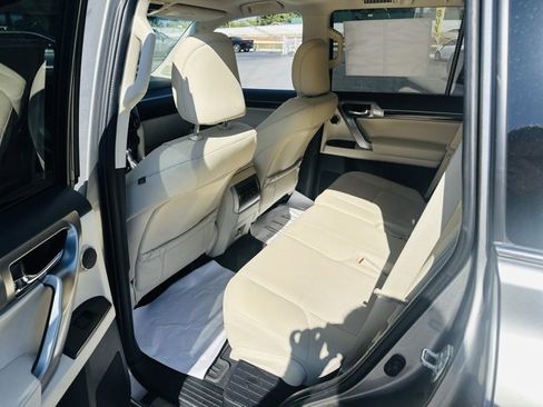Used 2023 Lexus GX 460 Premium image 37